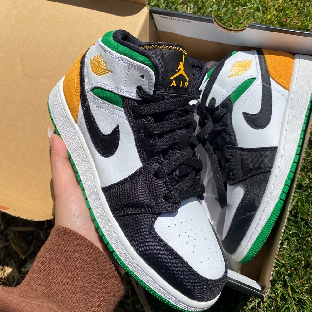 Nike Air Jordan 1 Mid GS 4.5Y